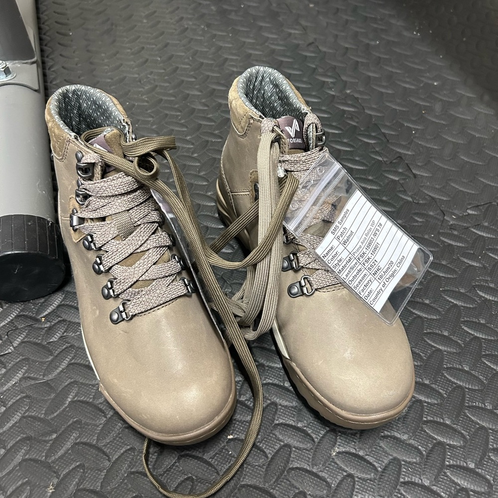 Forsake Patch waterproof hiking boots - NWOT - Picture 2 of 6